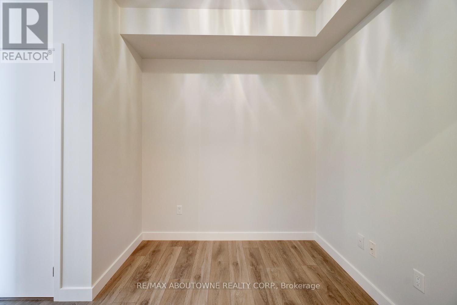302 - 150 Sabina Drive, Oakville, Ontario  L6H 7C3 - Photo 27 - W12451700