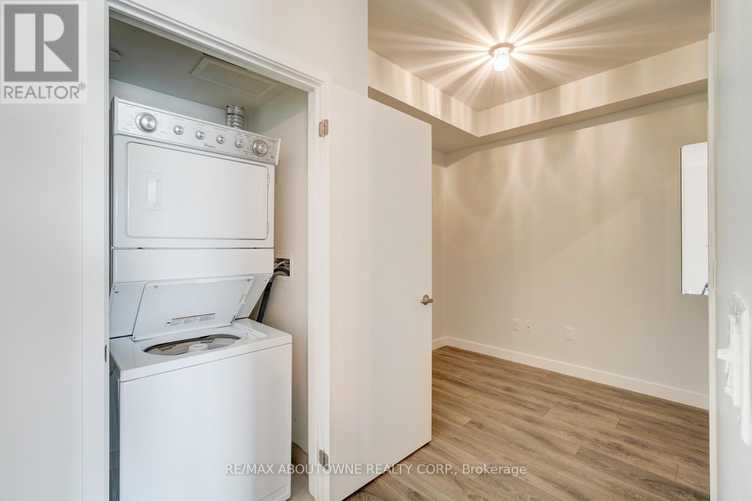 302 - 150 Sabina Drive, Oakville, Ontario  L6H 7C3 - Photo 29 - W12451700