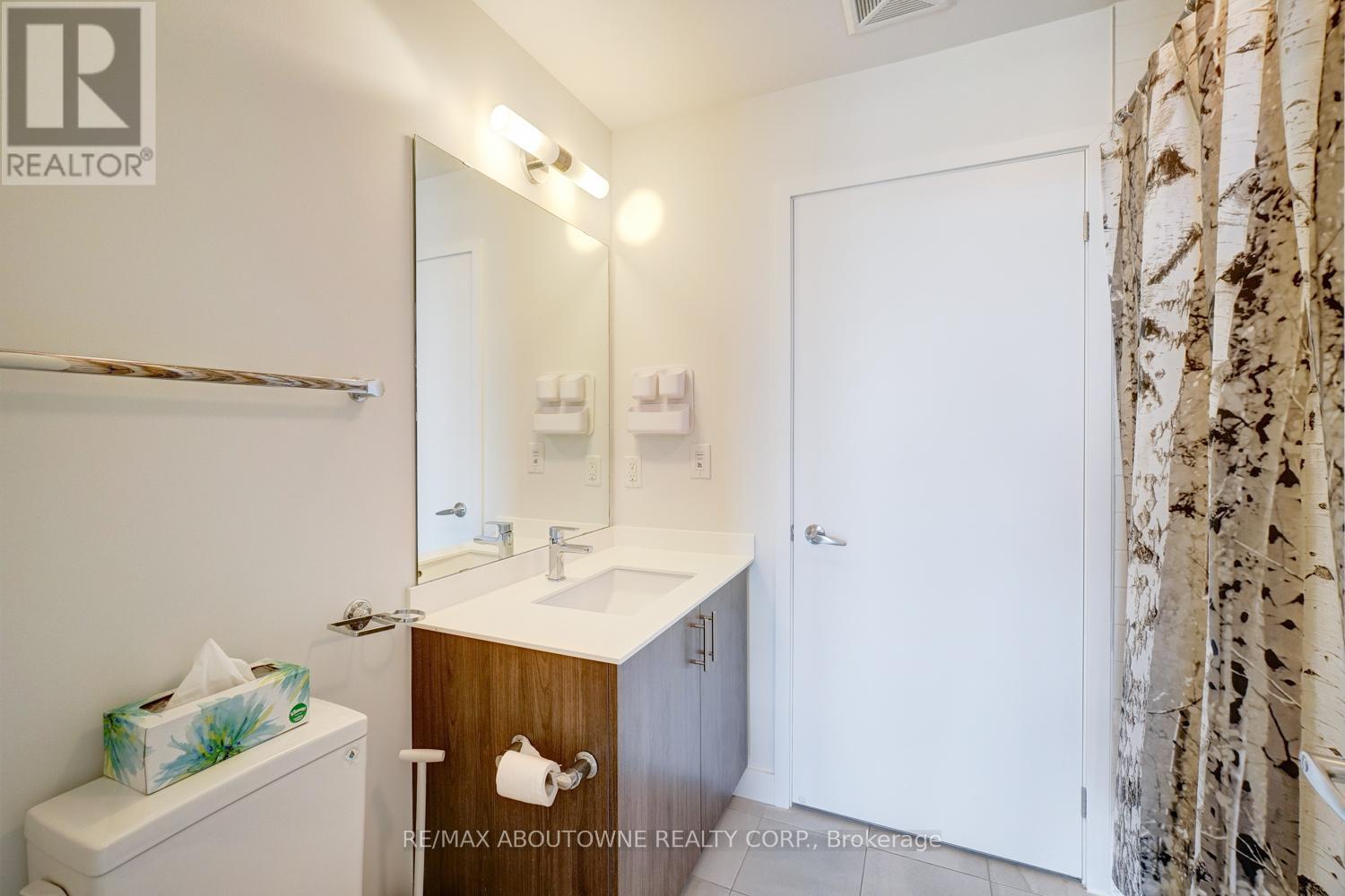 302 - 150 Sabina Drive, Oakville, Ontario  L6H 7C3 - Photo 38 - W12451700
