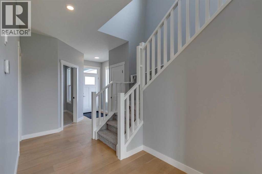 23 Creekstone Green Sw, Calgary, Alberta  T2X 5W4 - Photo 6 - A2216897