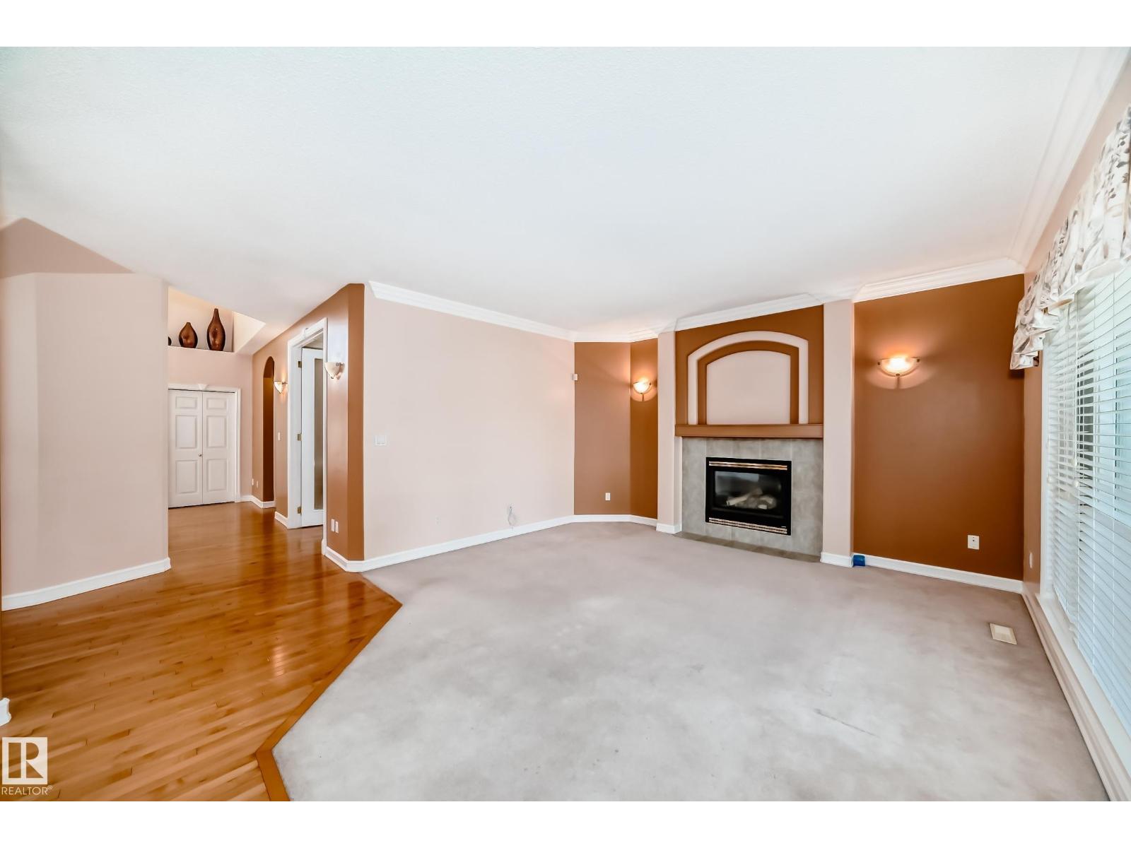 Property at 318 DARLINGTON CR NW image 4