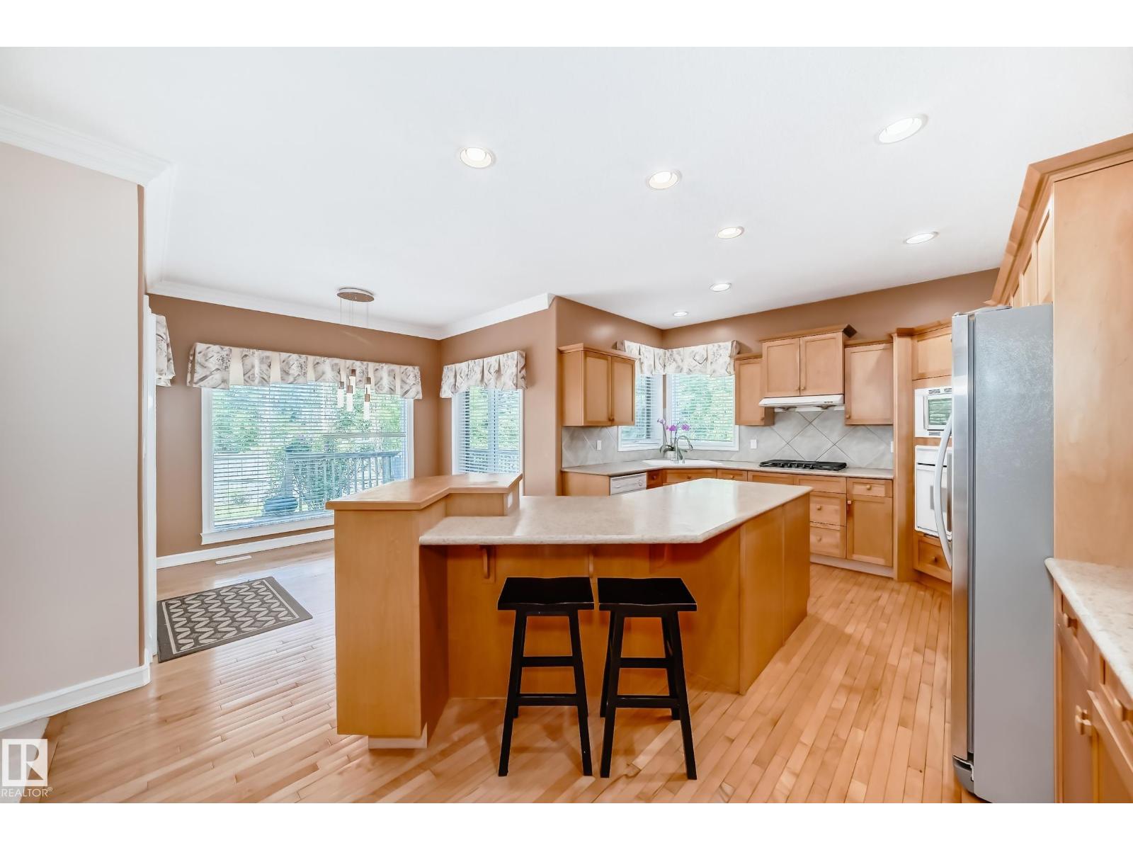 318 Darlington Cr Nw, Edmonton, Alberta  T6M 2R9 - Photo 6 - E4443822