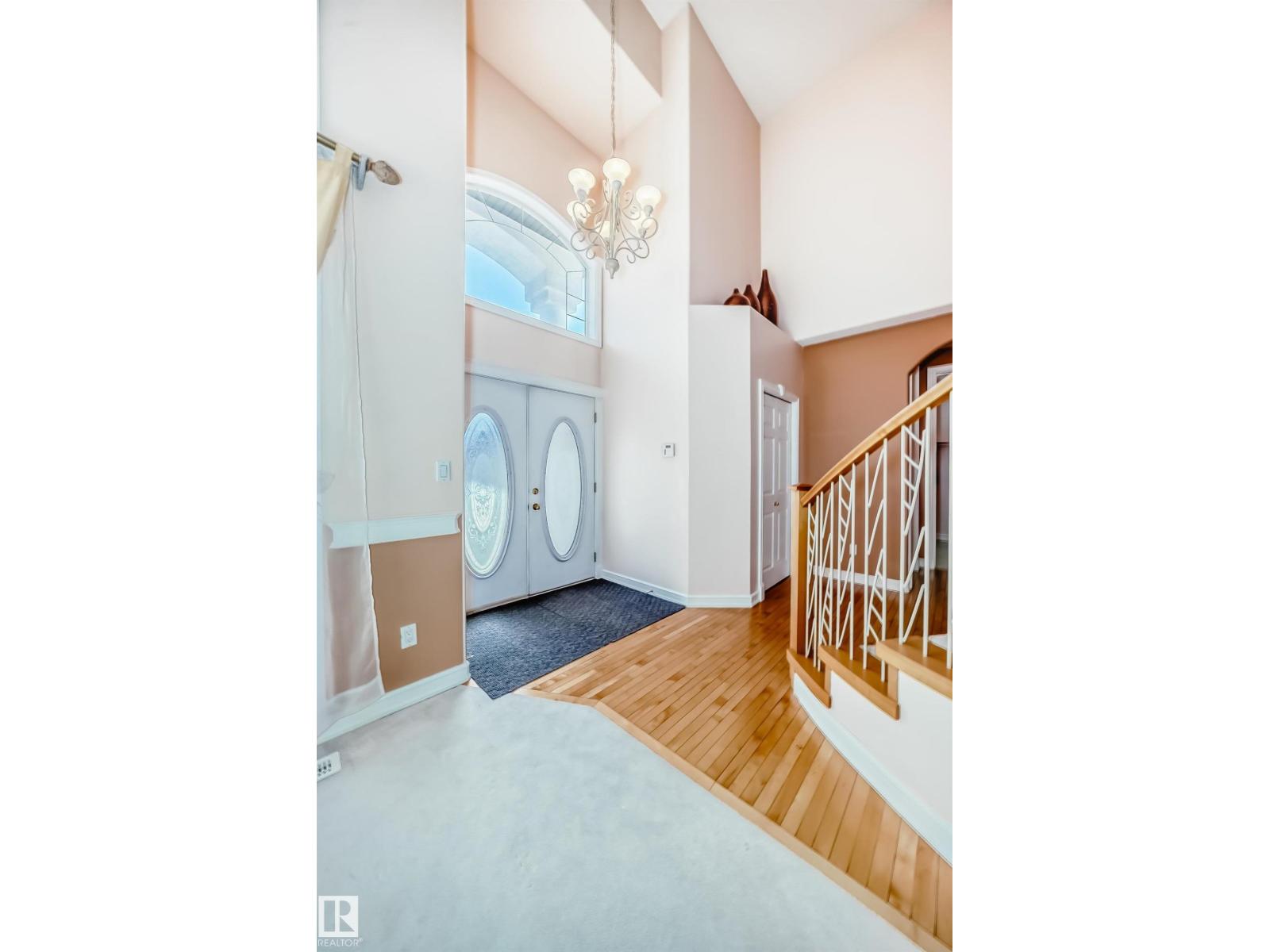 318 Darlington Cr Nw, Edmonton, Alberta  T6M 2R9 - Photo 3 - E4443822
