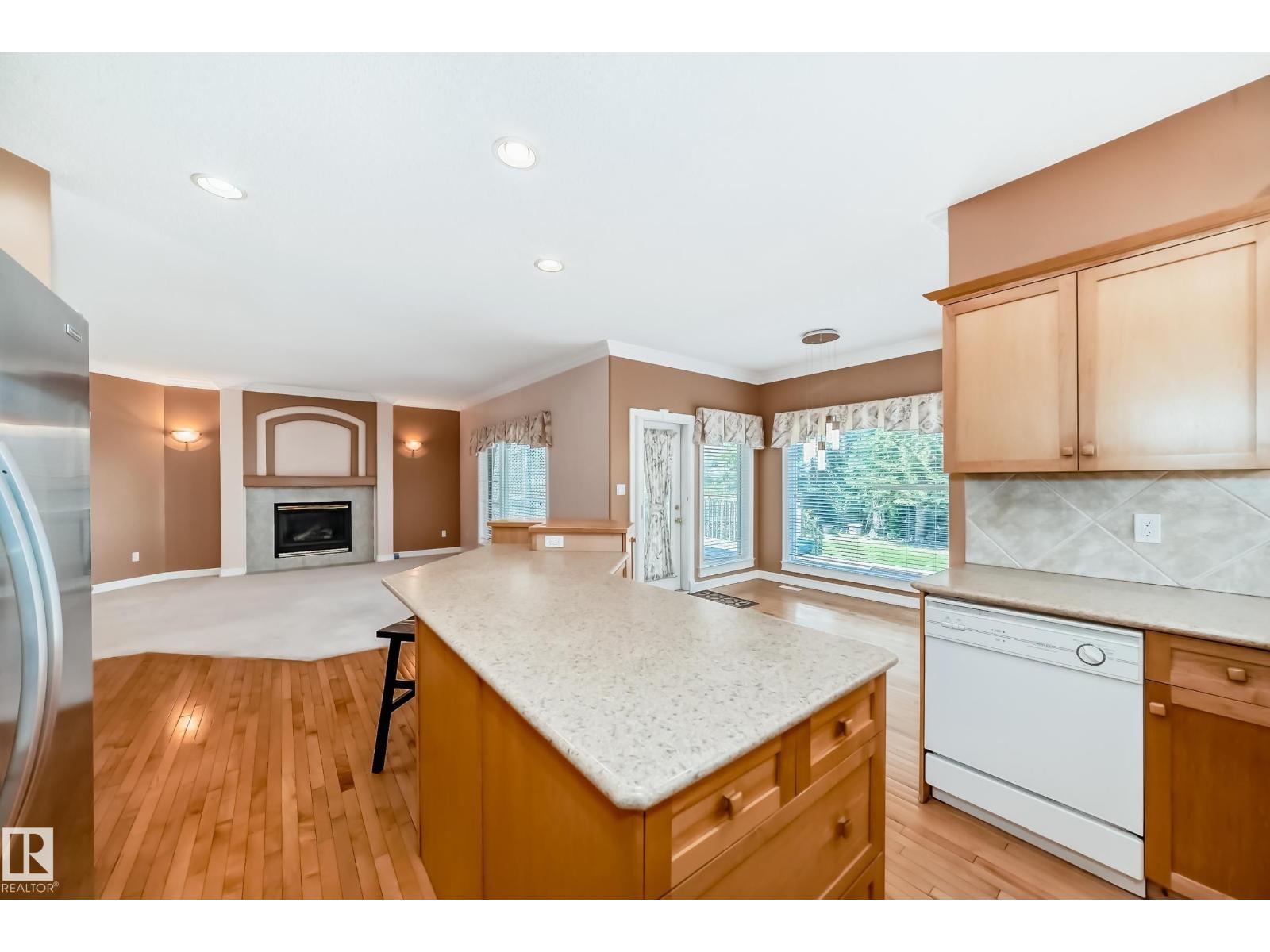 318 Darlington Cr Nw, Edmonton, Alberta  T6M 2R9 - Photo 8 - E4443822
