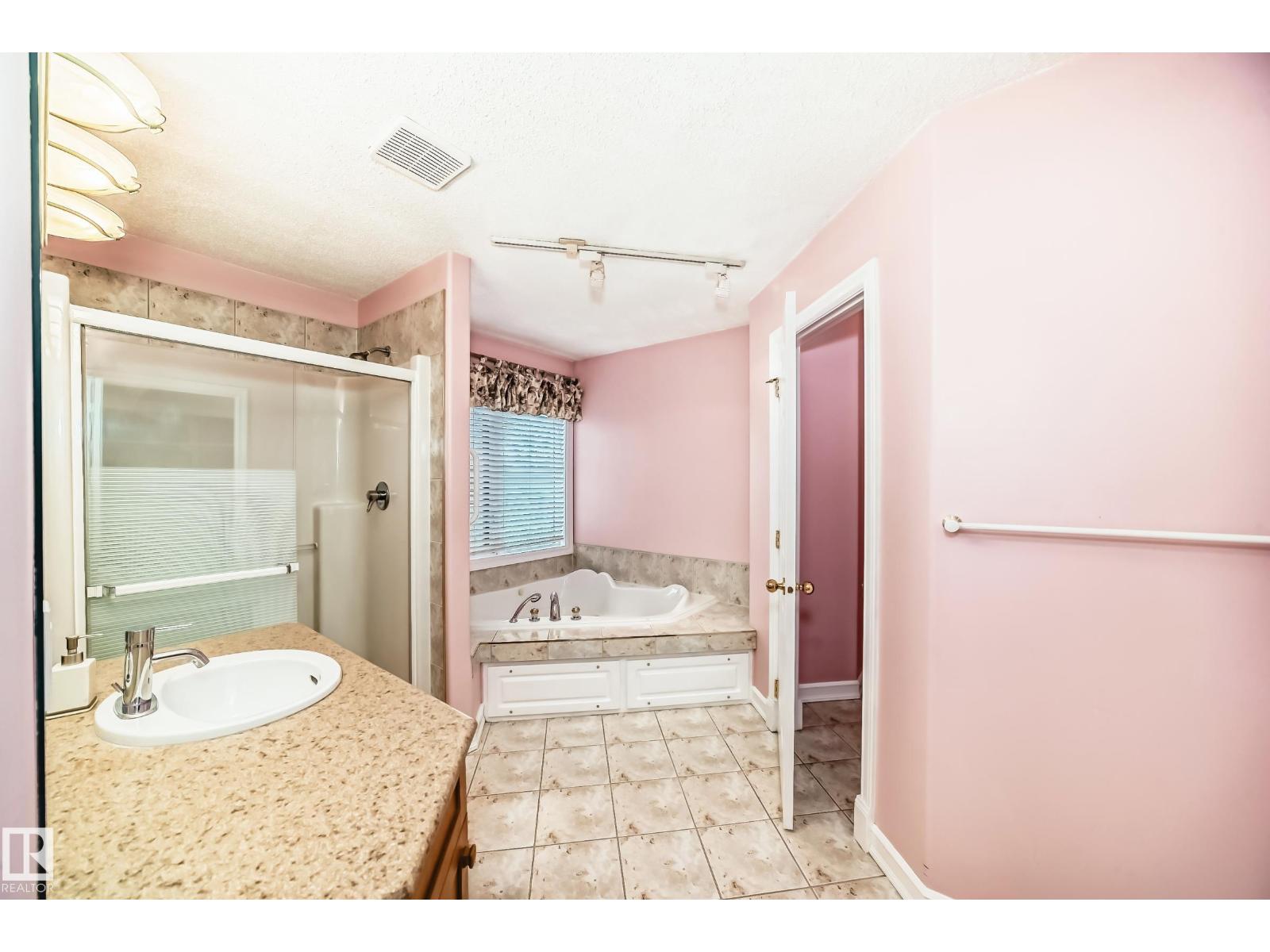 318 Darlington Cr Nw, Edmonton, Alberta  T6M 2R9 - Photo 28 - E4443822