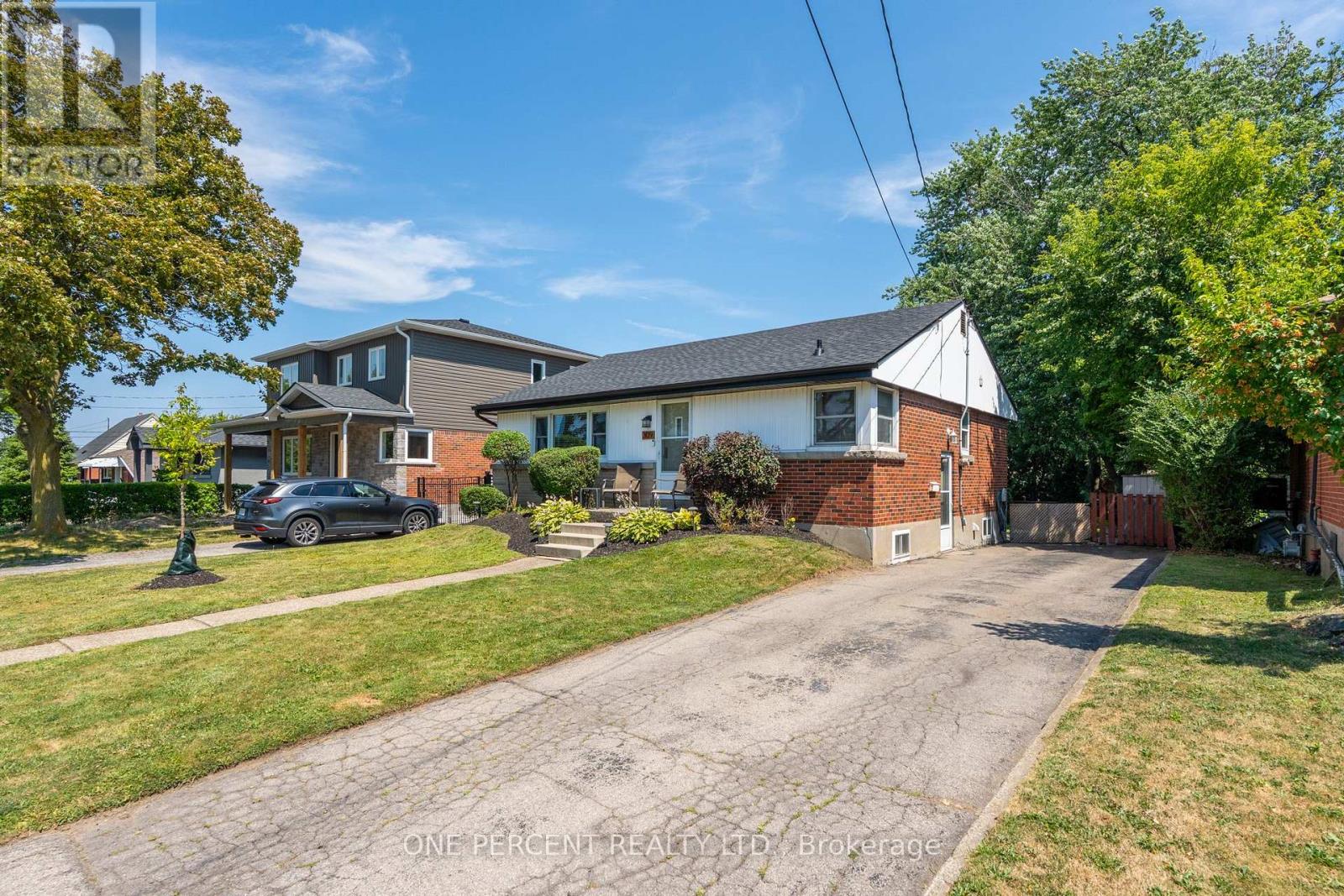 309 East 45th Street, Hamilton, Ontario  L8T 3K7 - Photo 2 - X12451528