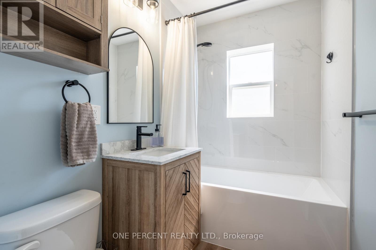309 East 45th Street, Hamilton, Ontario  L8T 3K7 - Photo 21 - X12451528