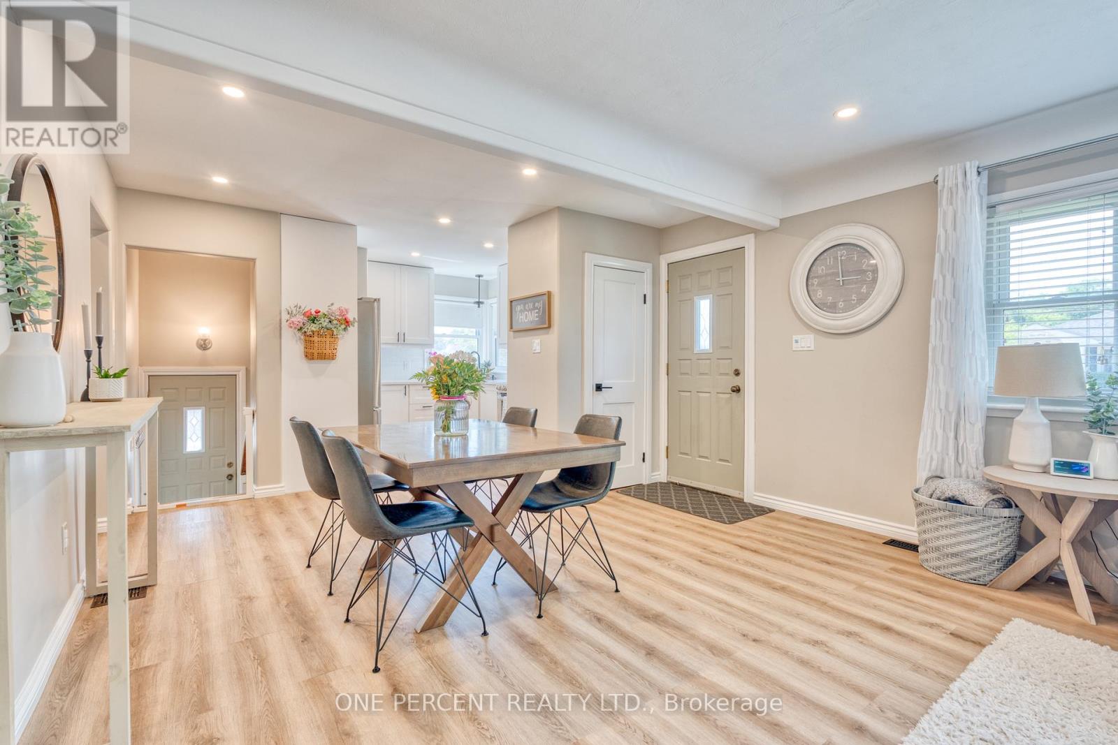 309 East 45th Street, Hamilton, Ontario  L8T 3K7 - Photo 7 - X12451528