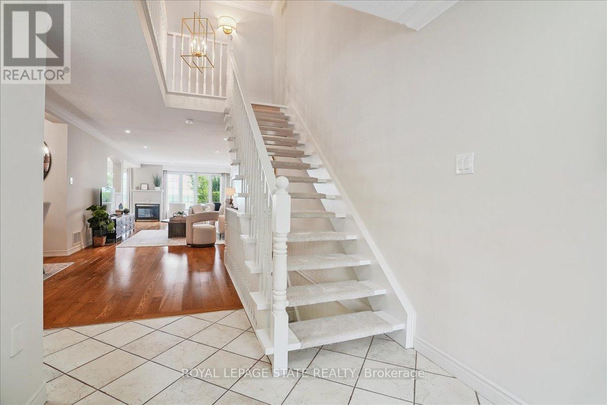 55 Edgewater Drive, Hamilton (Stoney Creek), Ontario  L8E 4Z2 - Photo 24 - X12451552