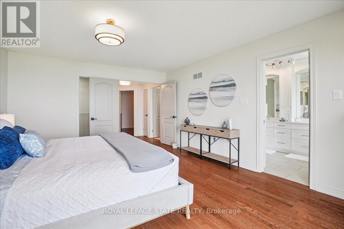 55 Edgewater Drive, Hamilton (Stoney Creek), Ontario  L8E 4Z2 - Photo 27 - X12451552