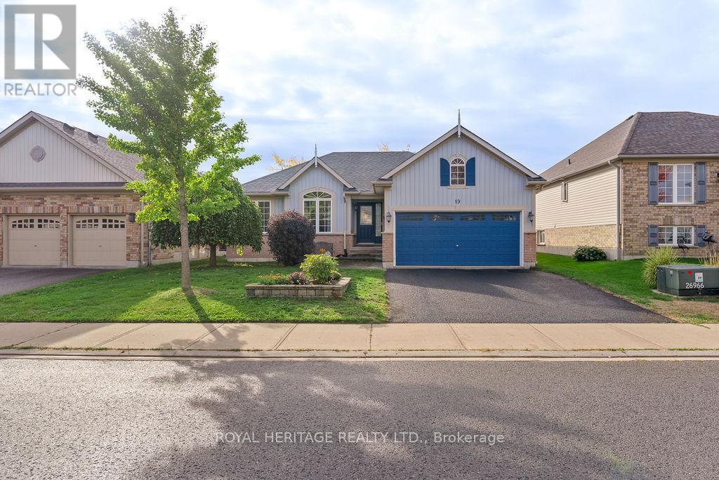 19 Thrushwood Trail, Kawartha Lakes, Ontario  K9V 0B1 - Photo 2 - X12451577