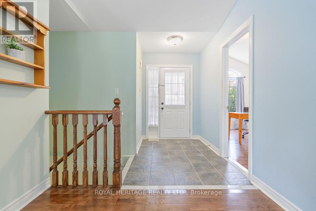 19 Thrushwood Trail, Kawartha Lakes, Ontario  K9V 0B1 - Photo 4 - X12451577