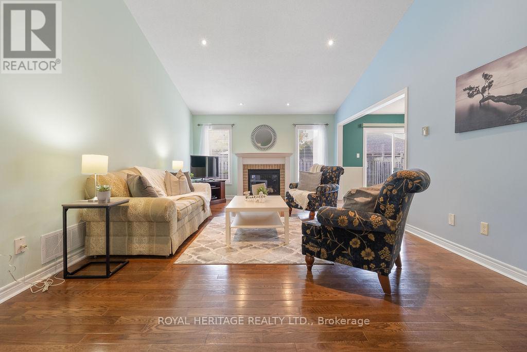 19 Thrushwood Trail, Kawartha Lakes, Ontario  K9V 0B1 - Photo 5 - X12451577