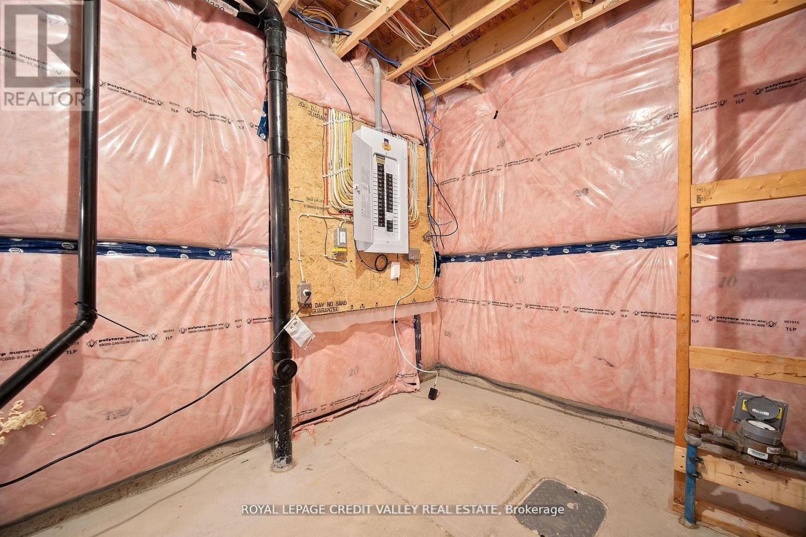 198 Middleton Avenue, London South, Ontario  N6L 0E9 - Photo 39 - X12451592