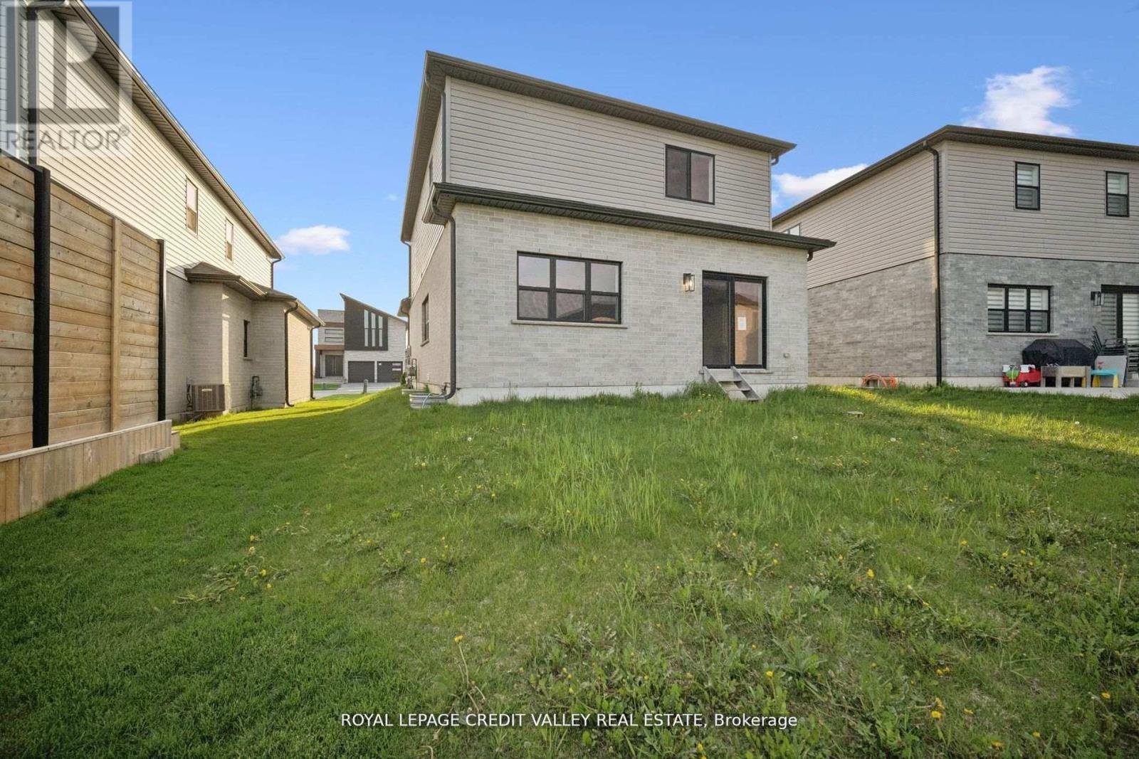 198 Middleton Avenue, London South, Ontario  N6L 0E9 - Photo 40 - X12451592