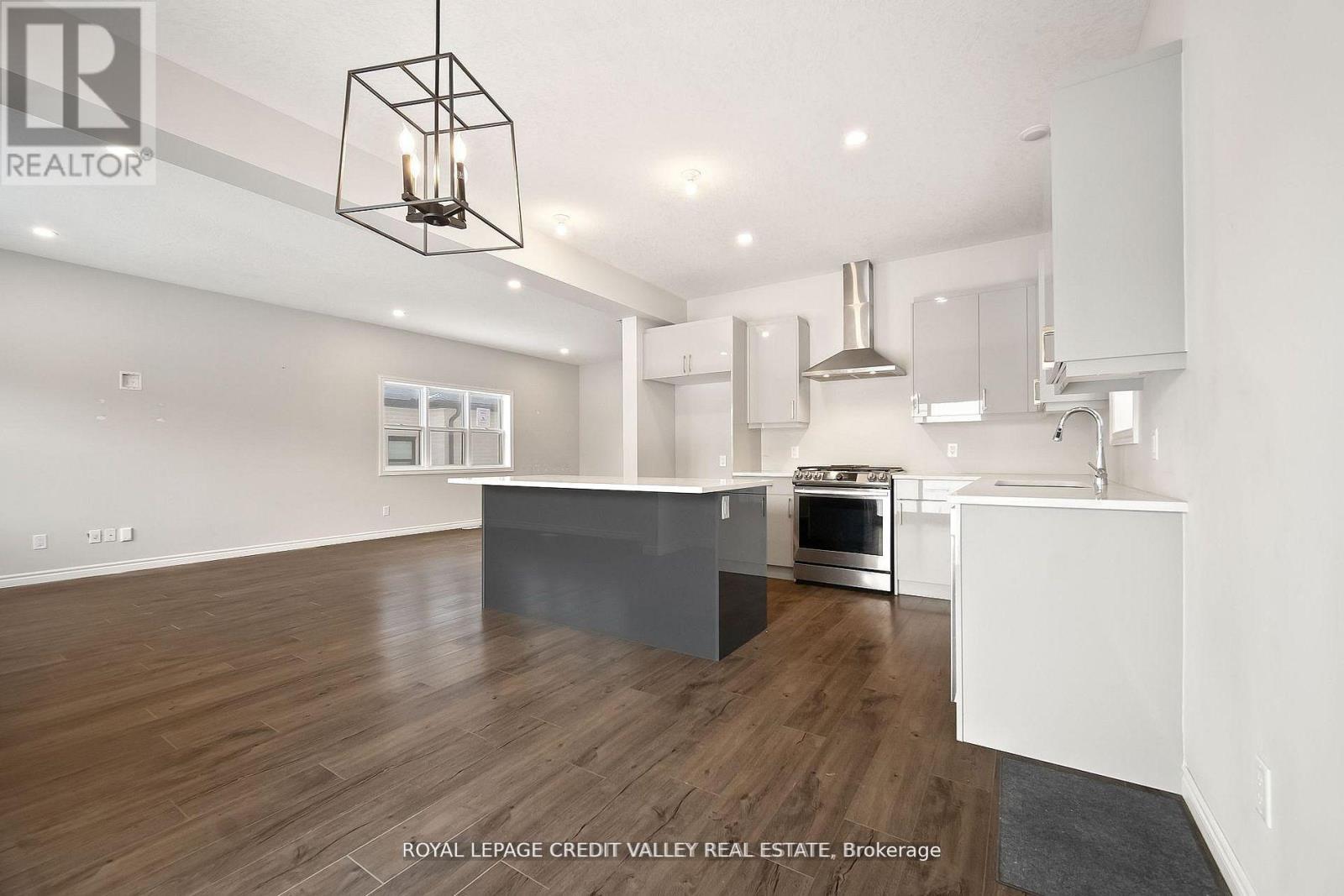 198 Middleton Avenue, London South, Ontario  N6L 0E9 - Photo 8 - X12451592