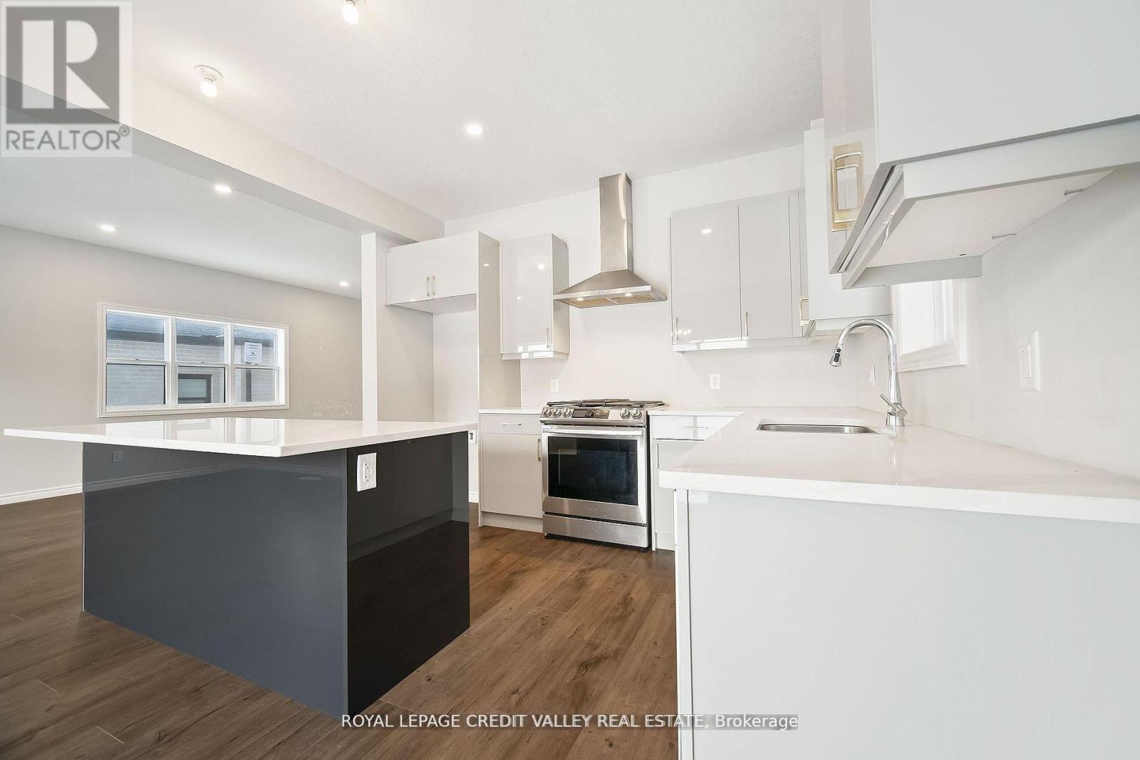198 Middleton Avenue, London South, Ontario  N6L 0E9 - Photo 9 - X12451592