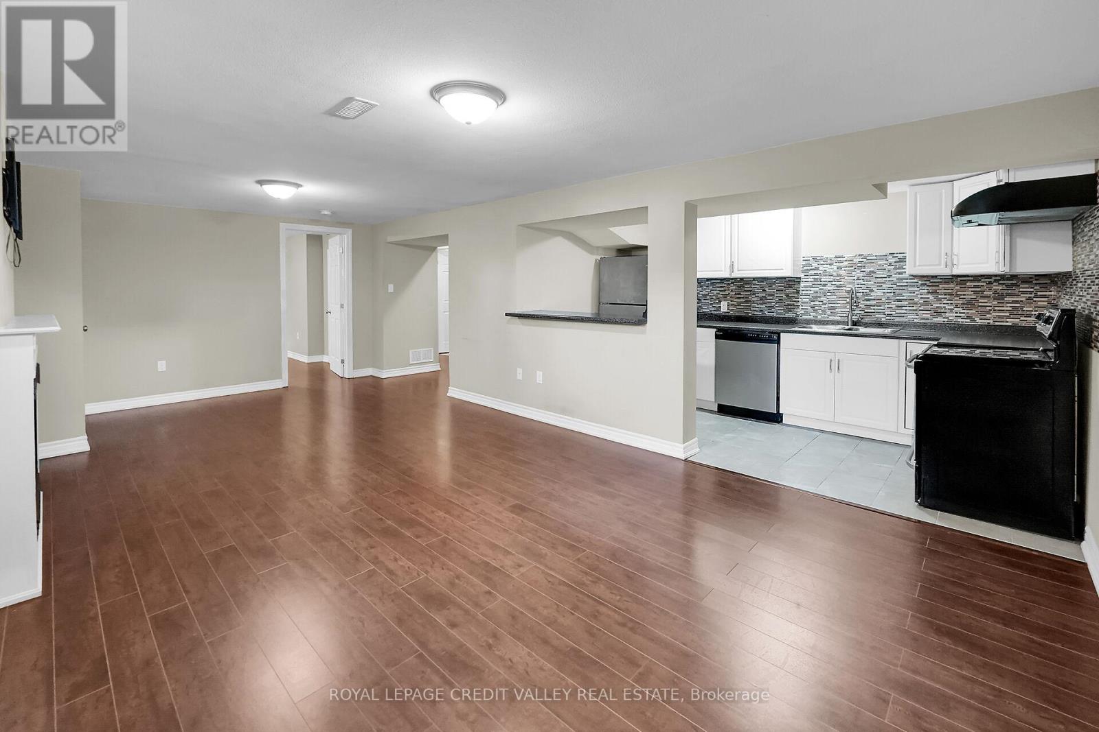 Bsmt - 7139 Warden Avenue, Niagara Falls, Ontario  L2G 5P7 - Photo 14 - X12451629