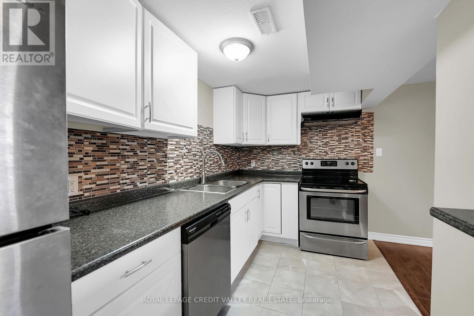 Bsmt - 7139 Warden Avenue, Niagara Falls, Ontario  L2G 5P7 - Photo 16 - X12451629