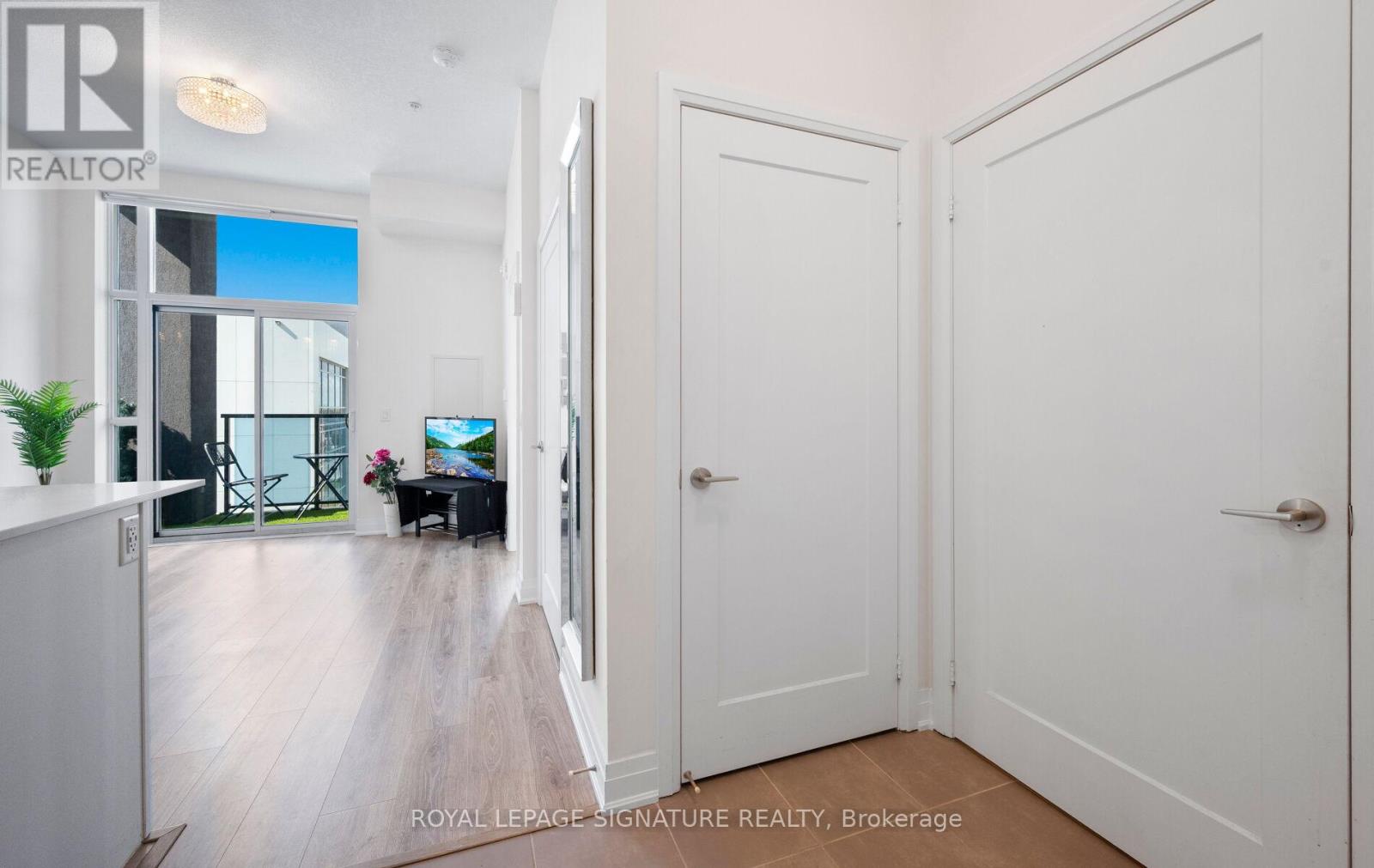 628 - 16 Concord Place, Grimsby (Grimsby Beach), Ontario  L3M 0J2 - Photo 9 - X12451637