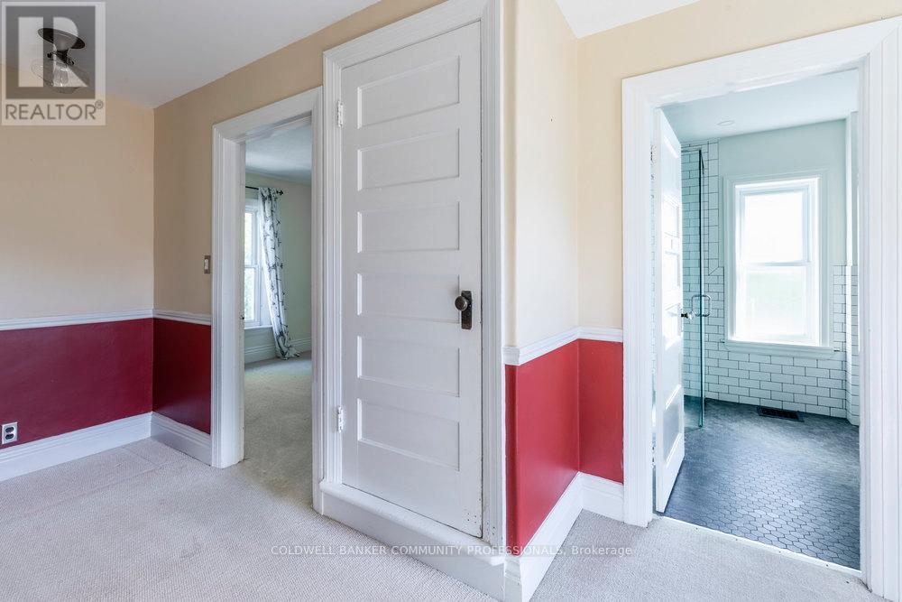 627 Eramosa Road, Guelph, Ontario  N1E 2N7 - Photo 30 - X12451644