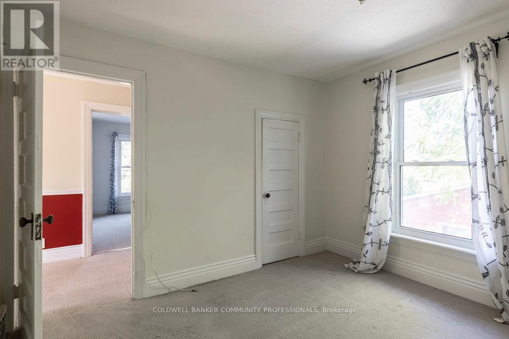 627 Eramosa Road, Guelph, Ontario  N1E 2N7 - Photo 35 - X12451644