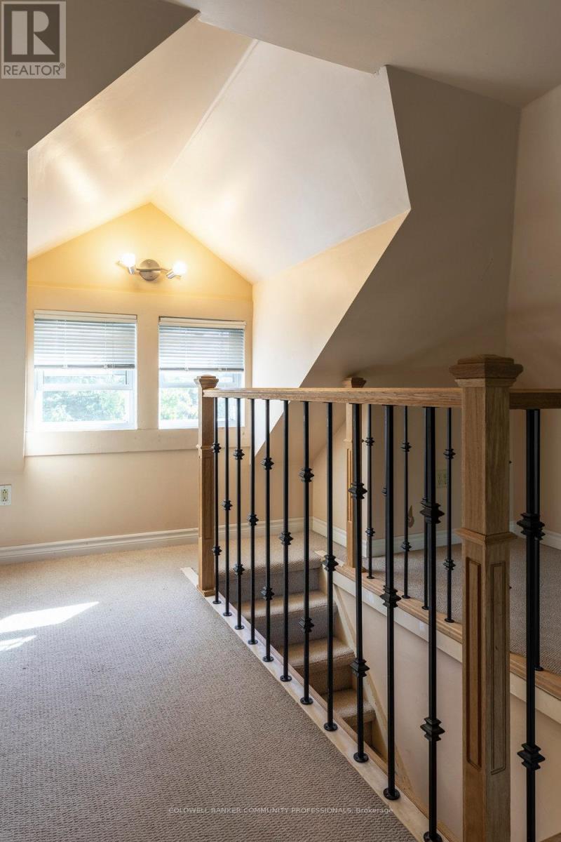 627 Eramosa Road, Guelph, Ontario  N1E 2N7 - Photo 38 - X12451644