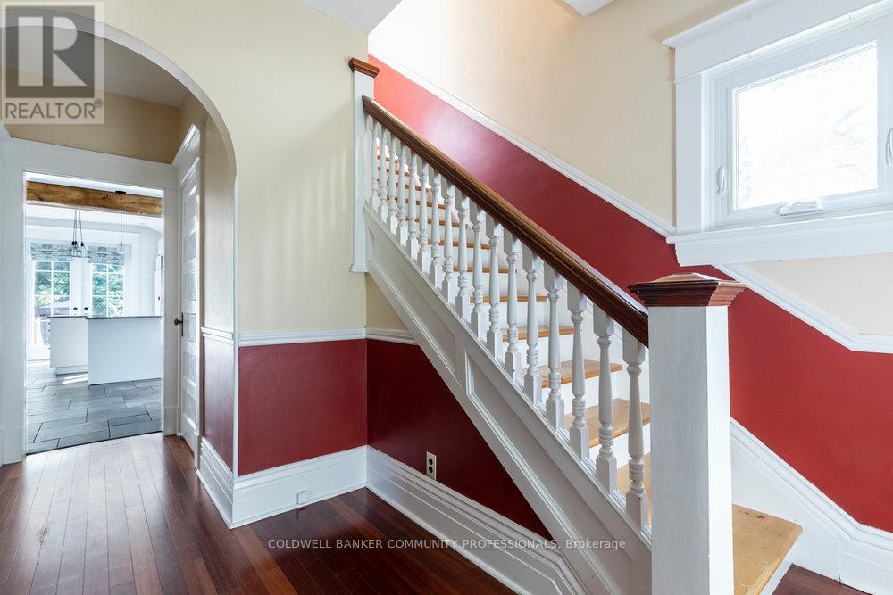 627 Eramosa Road, Guelph, Ontario  N1E 2N7 - Photo 6 - X12451644
