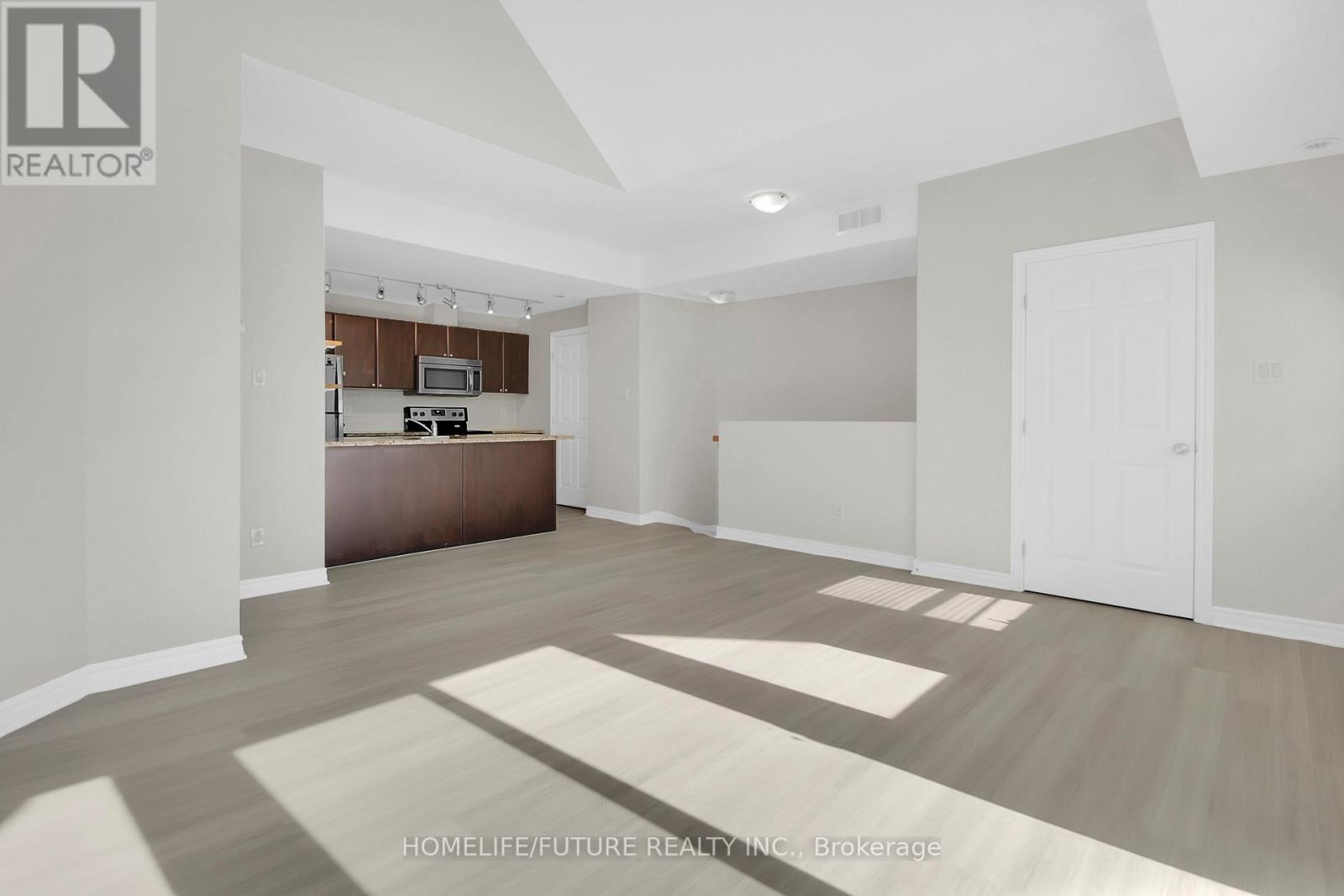 J - 366 Wood Acres Grove, Ottawa, Ontario  K1T 0M7 - Photo 11 - X12451668