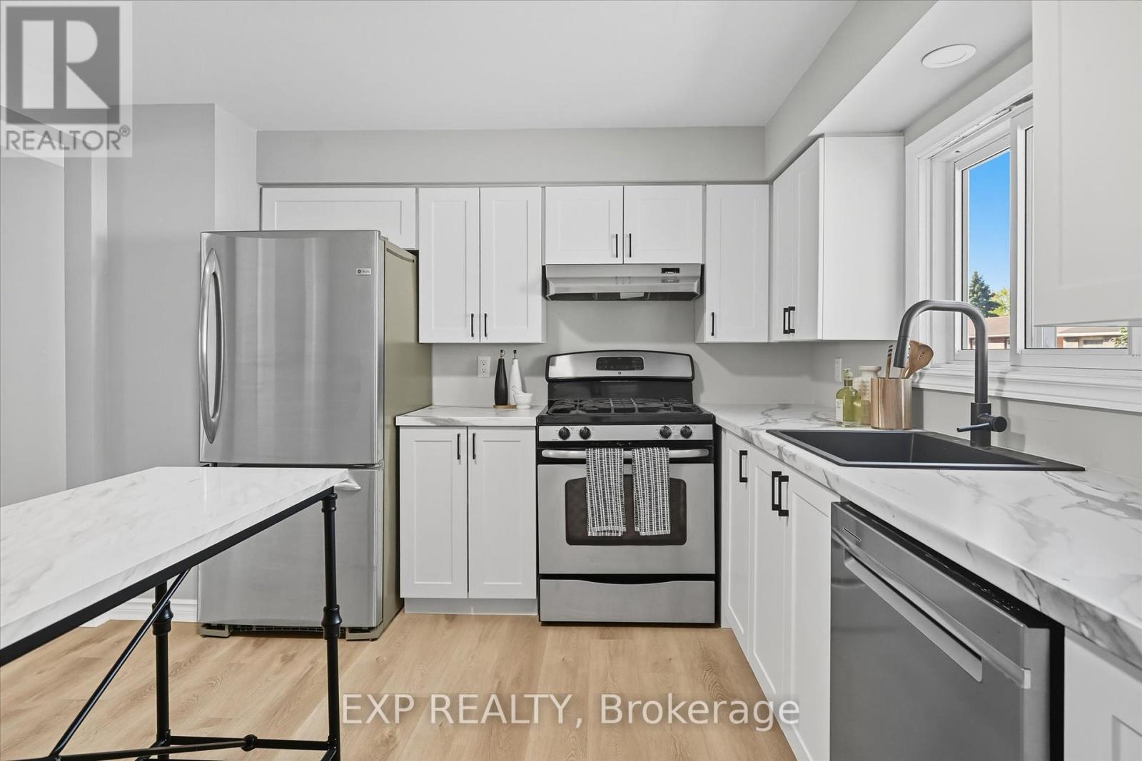 19 Aaron Drive, Norfolk, Ontario  N0A 1N4 - Photo 12 - X12451698