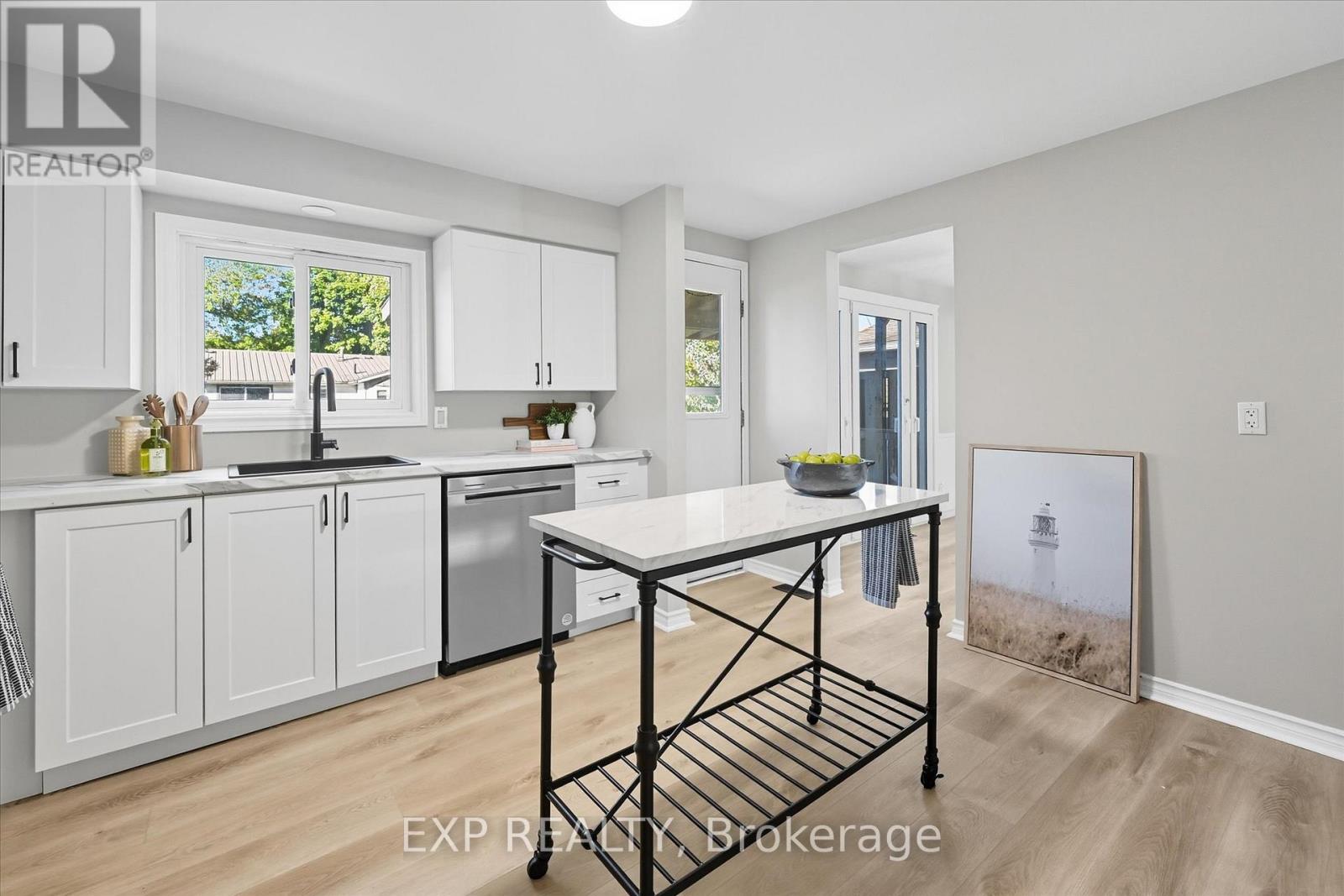 19 Aaron Drive, Norfolk, Ontario  N0A 1N4 - Photo 14 - X12451698