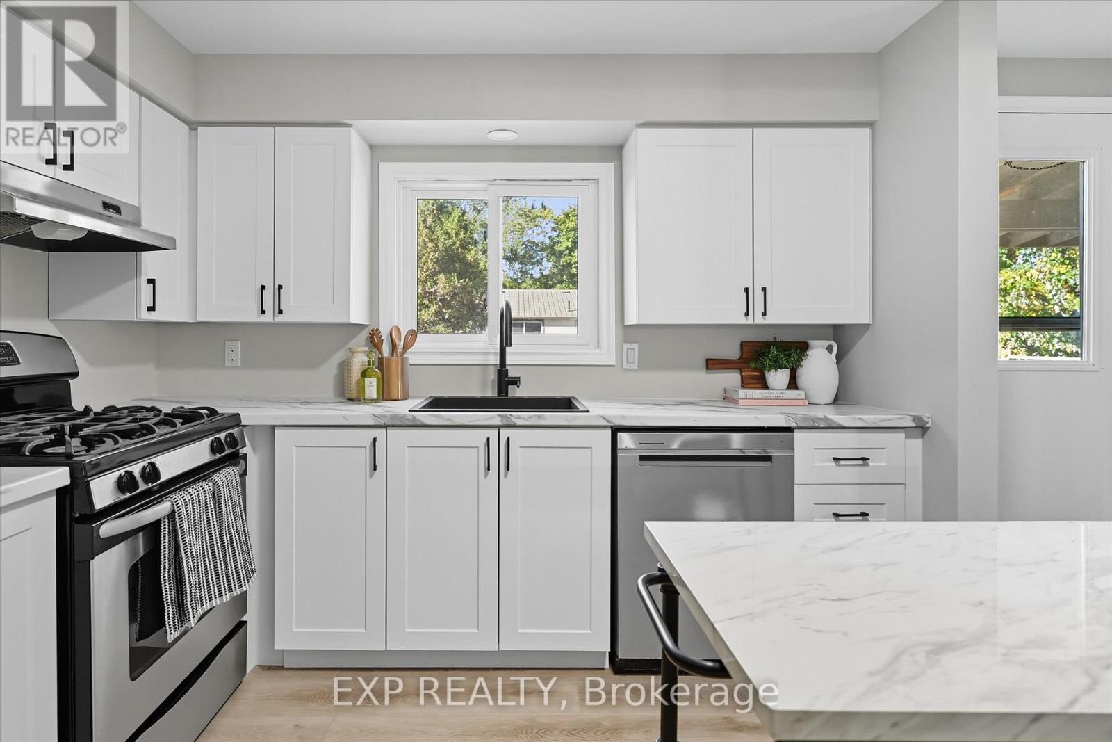 19 Aaron Drive, Norfolk, Ontario  N0A 1N4 - Photo 15 - X12451698
