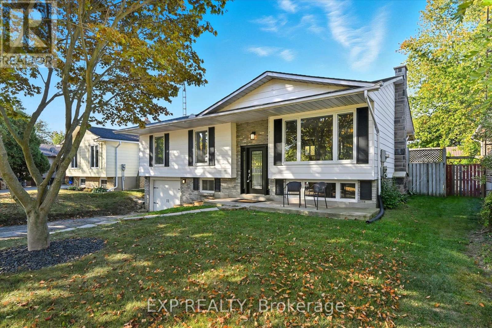 19 Aaron Drive, Norfolk, Ontario  N0A 1N4 - Photo 3 - X12451698