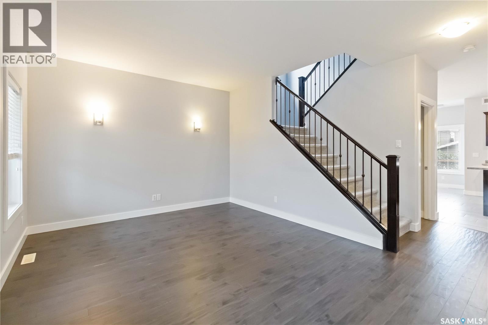 426 Veltkamp Crescent, Saskatoon, Saskatchewan  S7T 0S2 - Photo 3 - SK020395