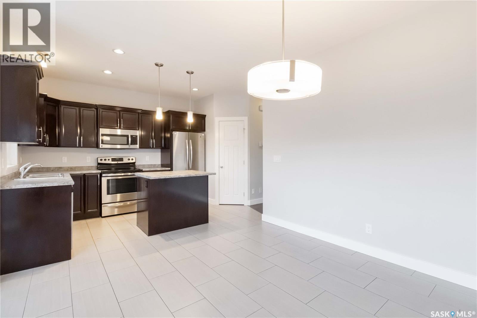 426 Veltkamp Crescent, Saskatoon, Saskatchewan  S7T 0S2 - Photo 6 - SK020395