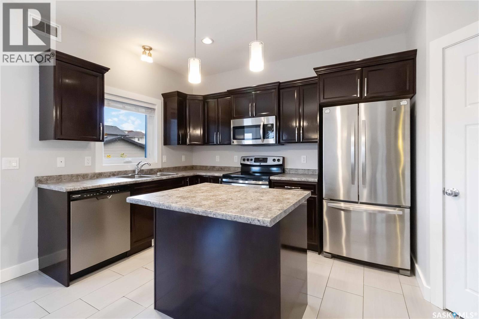 426 Veltkamp Crescent, Saskatoon, Saskatchewan  S7T 0S2 - Photo 7 - SK020395