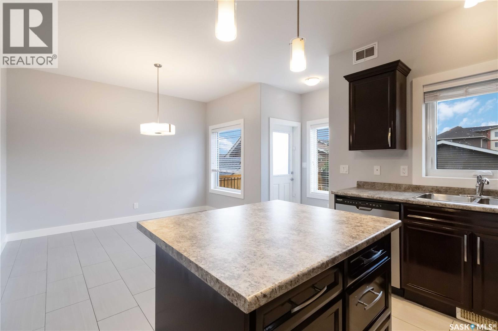 426 Veltkamp Crescent, Saskatoon, Saskatchewan  S7T 0S2 - Photo 8 - SK020395