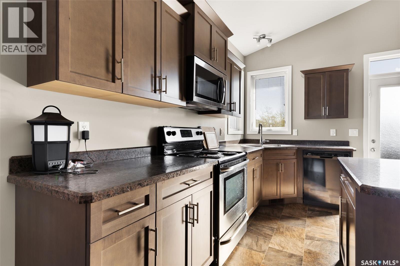 3586 Green Spruce Place, Regina, Saskatchewan  S4V 1R5 - Photo 11 - SK020284