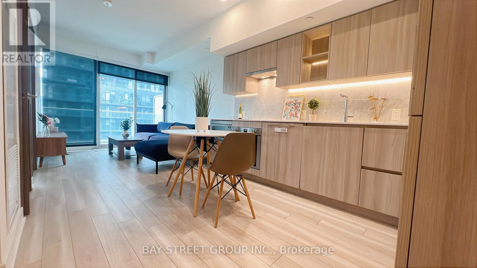 2801 - 19 BATHURST STREET, Toronto, Ontario