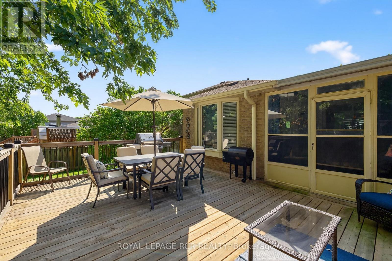 21 Crown Crescent, Bradford West Gwillimbury, Ontario  L3Z 2M7 - Photo 31 - N12450610