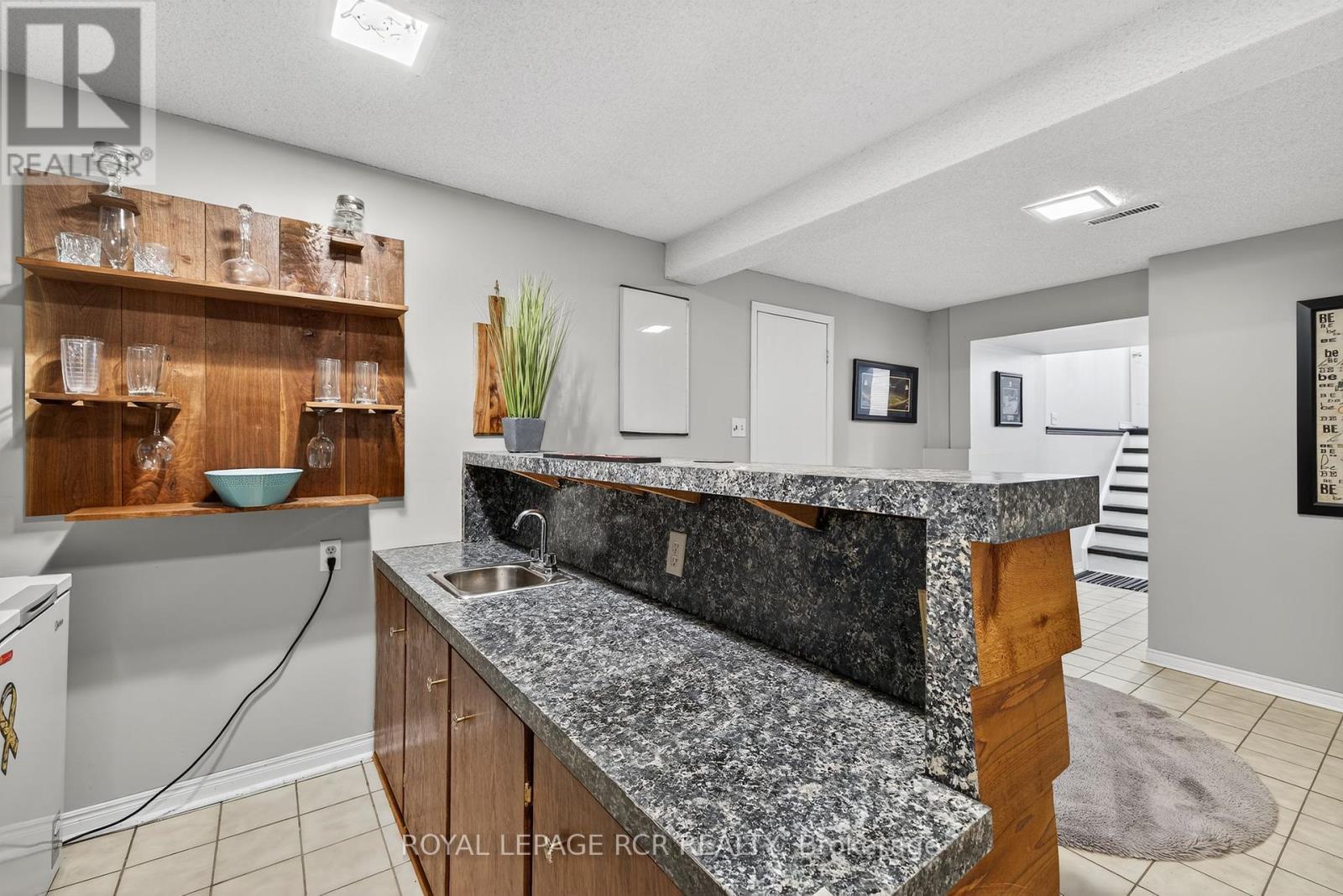 21 Crown Crescent, Bradford West Gwillimbury, Ontario  L3Z 2M7 - Photo 26 - N12450610