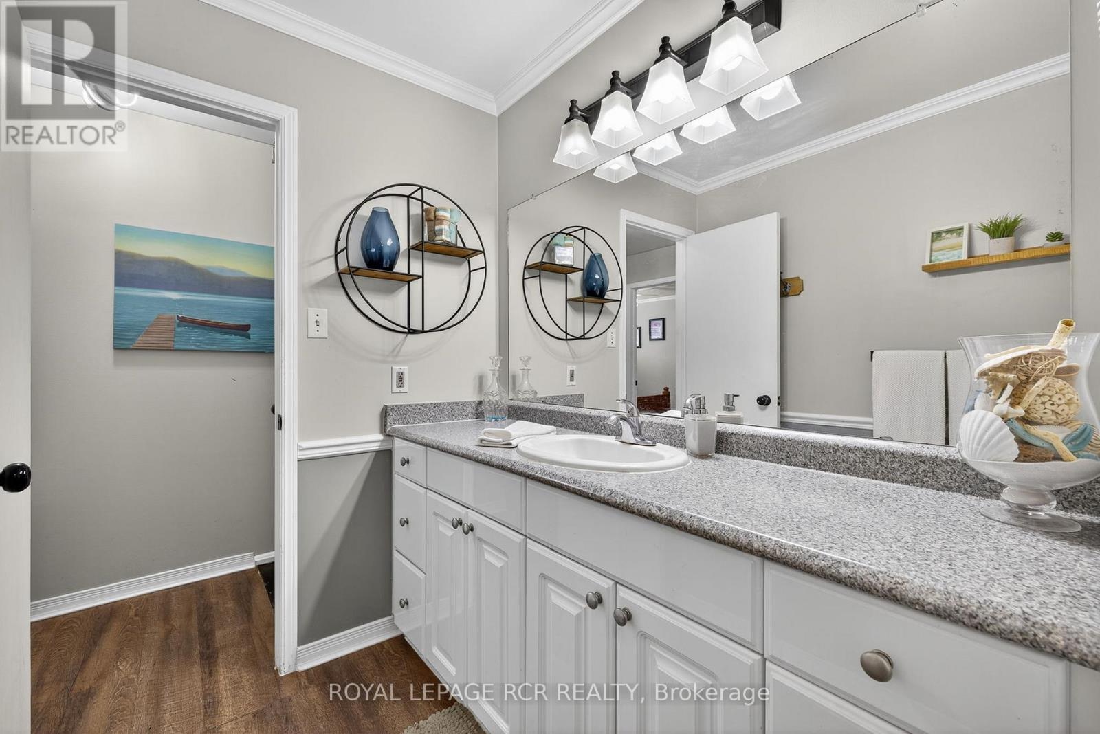 21 Crown Crescent, Bradford West Gwillimbury, Ontario  L3Z 2M7 - Photo 21 - N12450610