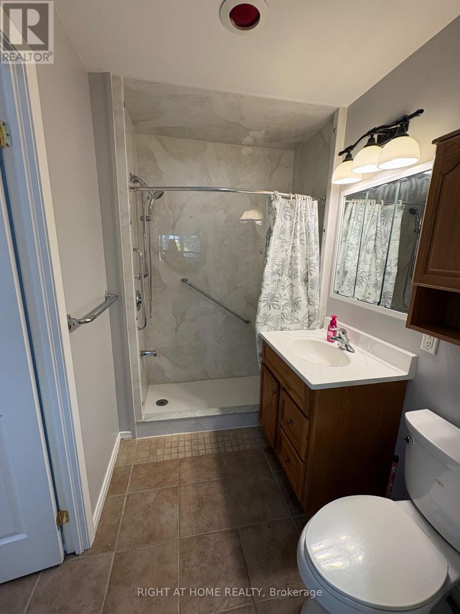 101 - 90 Dean Avenue, Barrie, Ontario  L4N 0M3 - Photo 30 - S12447002
