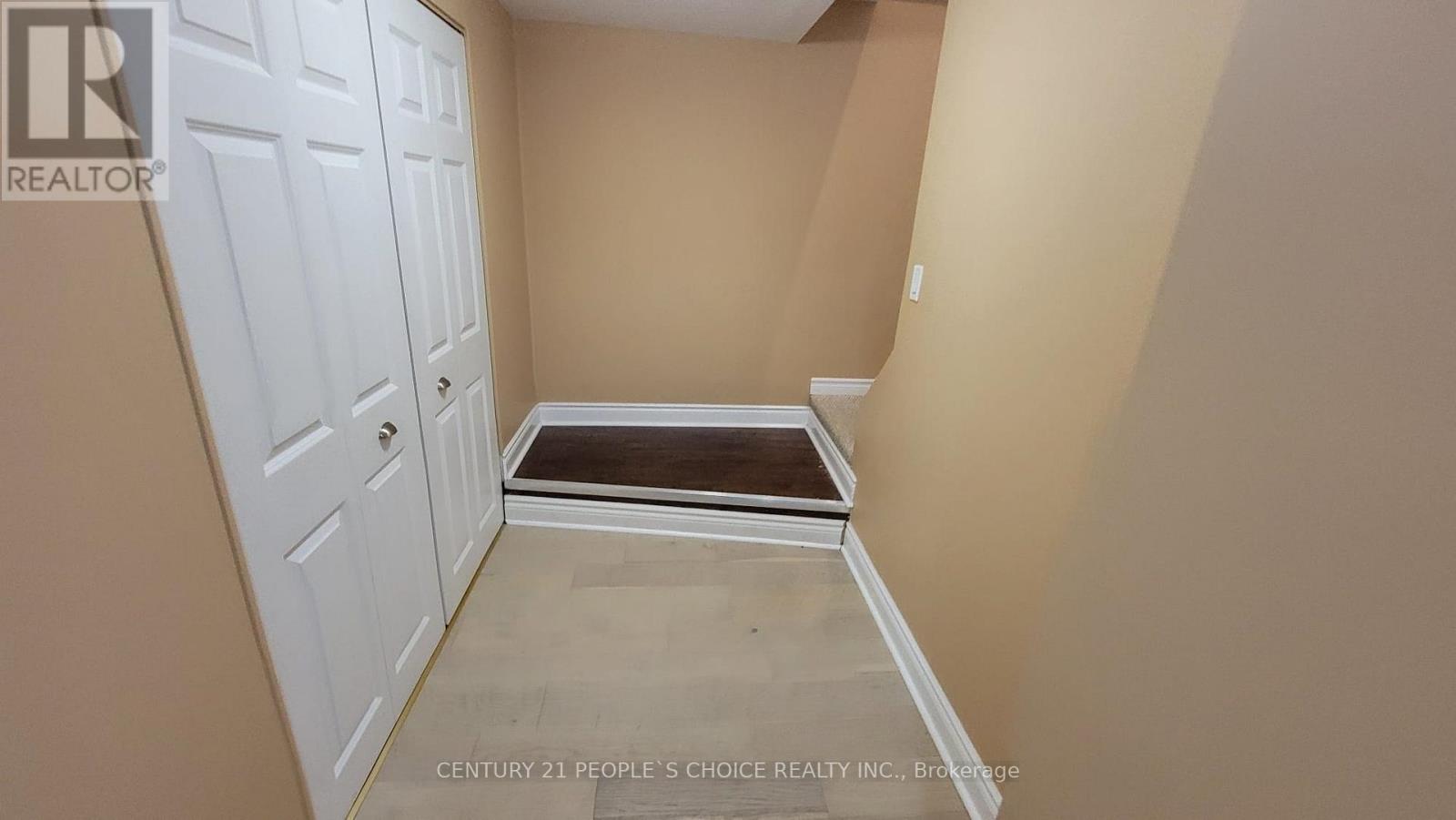 1402 Fisher Avenue, Burlington, Ontario  L7P 2L6 - Photo 16 - W12450602