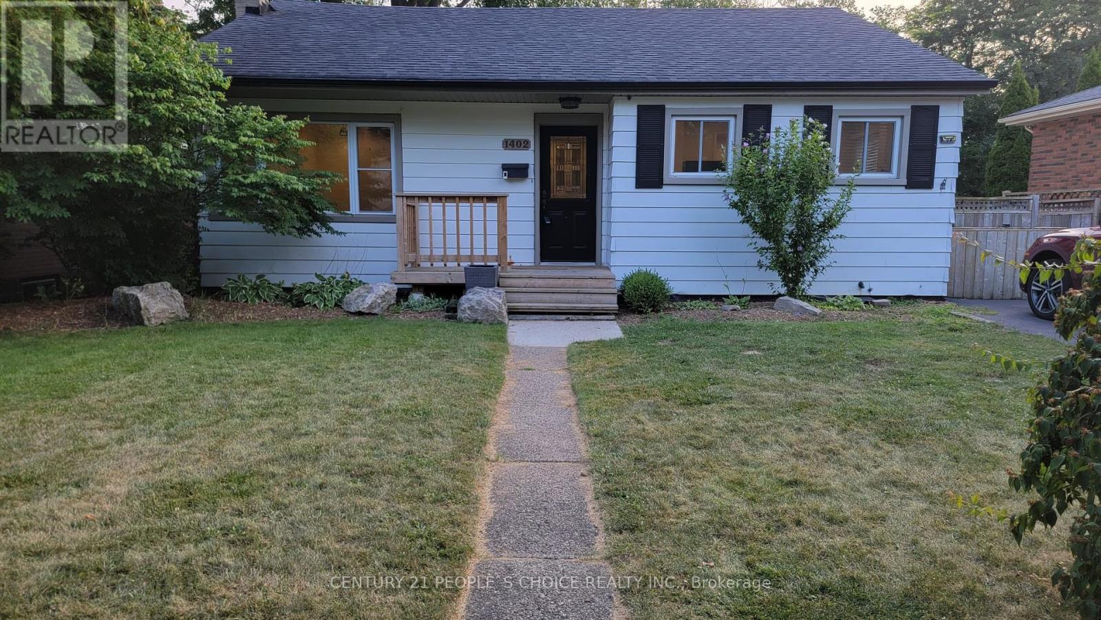 1402 Fisher Avenue, Burlington, Ontario  L7P 2L6 - Photo 2 - W12450602
