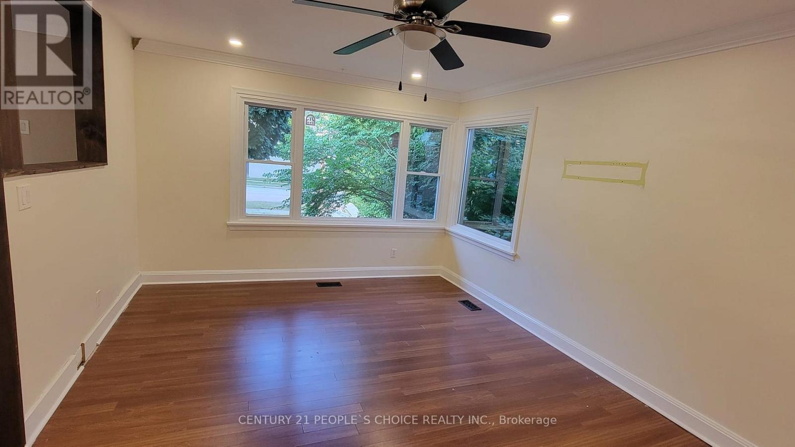 1402 Fisher Avenue, Burlington, Ontario  L7P 2L6 - Photo 18 - W12450602