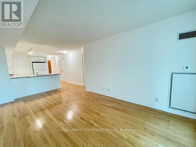 1104 - 1 Elm Drive W, Mississauga, Ontario  L5B 4M1 - Photo 5 - W12451515