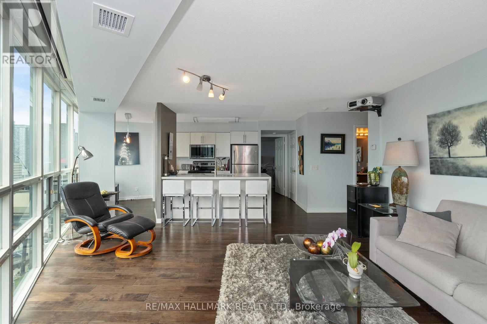 3211 - 30 Grand Trunk Crescent, Toronto, Ontario  M5J 3A4 - Photo 11 - C12413098