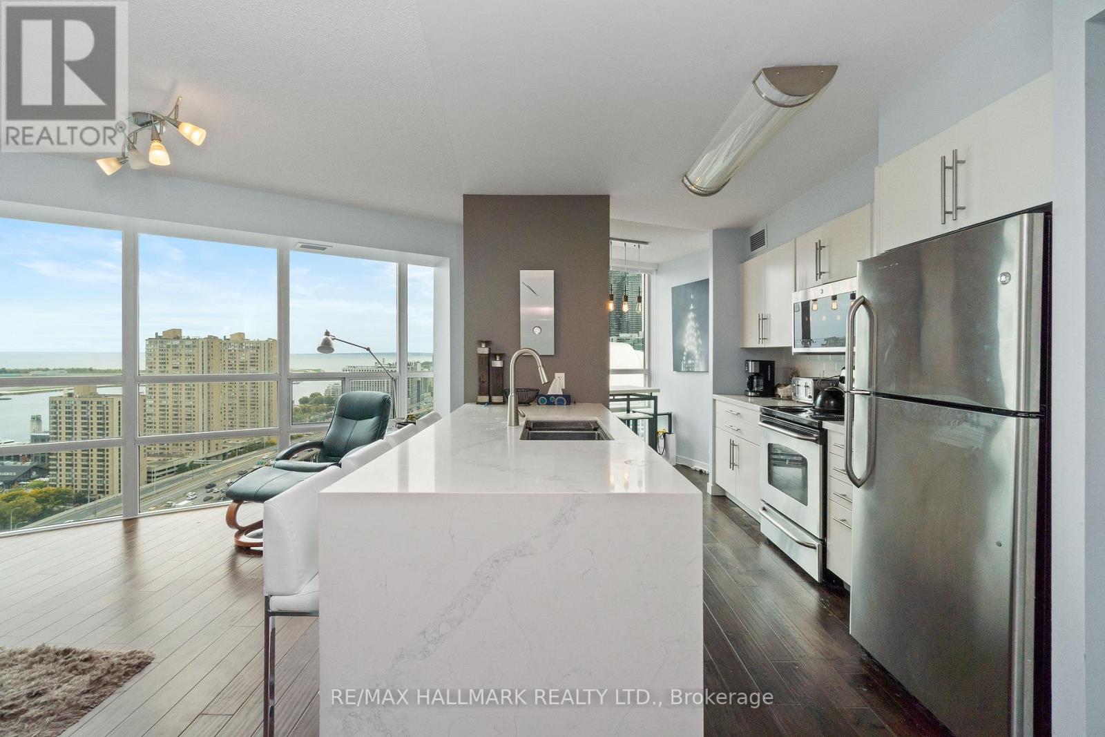 3211 - 30 Grand Trunk Crescent, Toronto, Ontario  M5J 3A4 - Photo 14 - C12413098