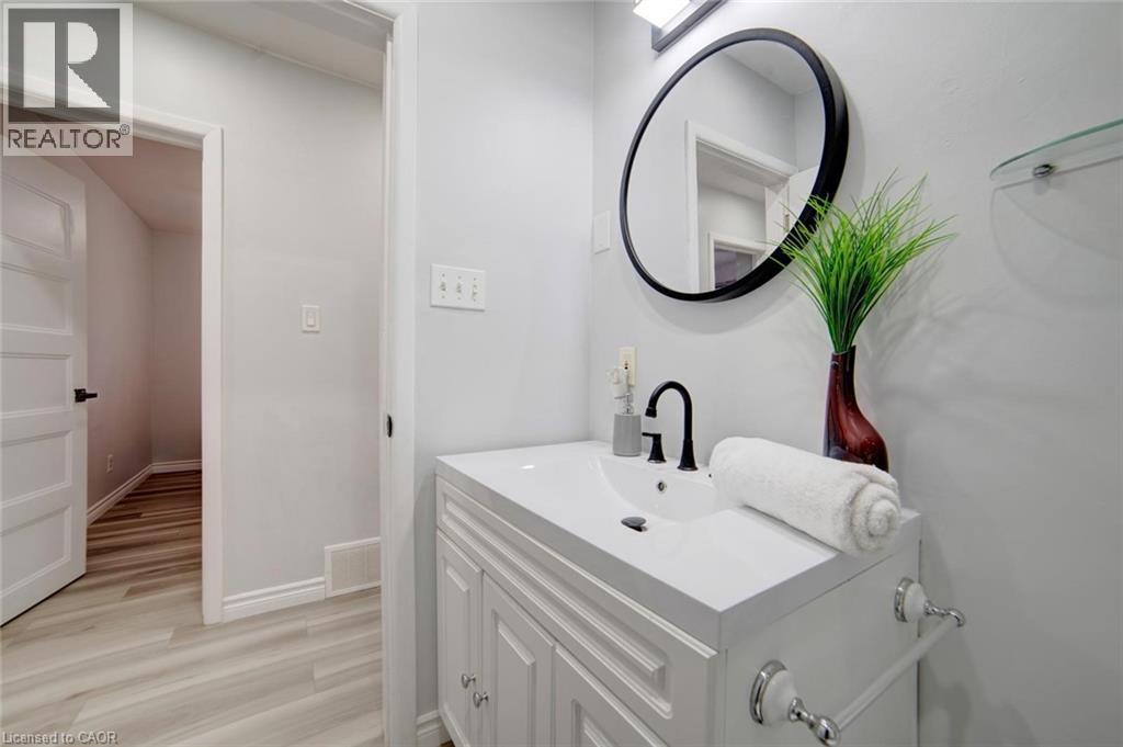 1676 Holley Crescent, Cambridge, Ontario  N3H 2S5 - Photo 17 - 40777399